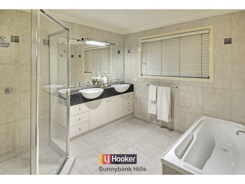 39 Eaton Place, Wishart QLD 4122