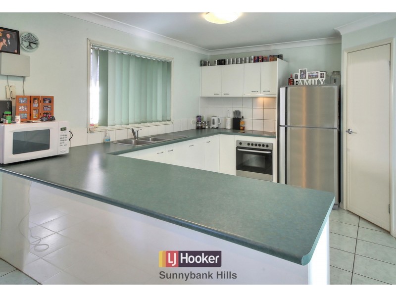 19 Naracoorte Place, Parkinson QLD 4115