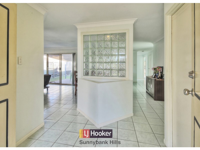 19 Naracoorte Place, Parkinson QLD 4115