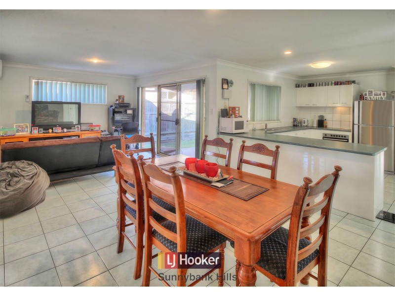 19 Naracoorte Place, Parkinson QLD 4115