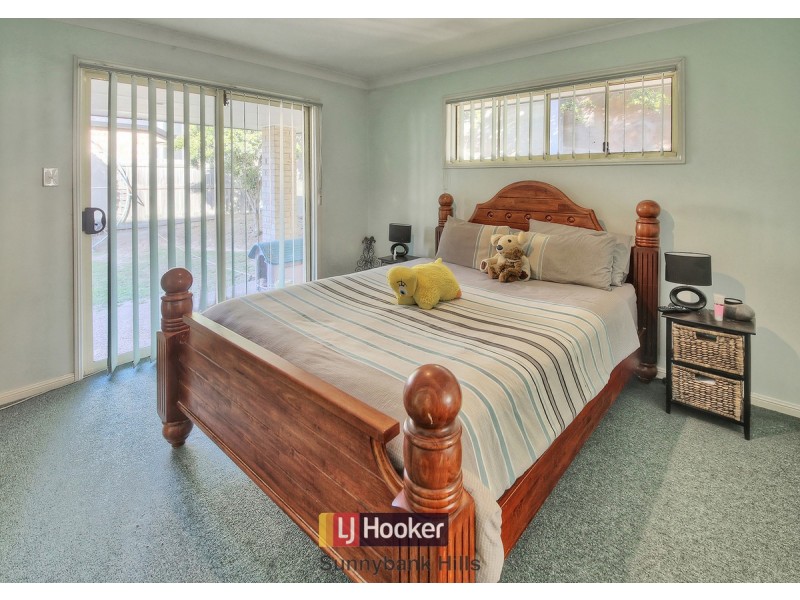 19 Naracoorte Place, Parkinson QLD 4115