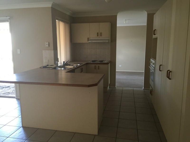14 Moneghetti Place, Calamvale QLD 4116