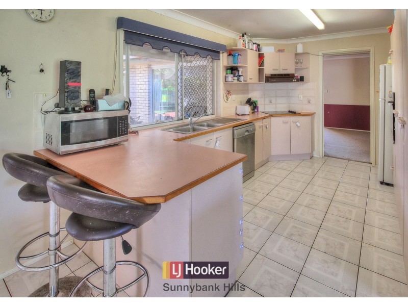 46 Owens Crescent, Regents Park QLD 4118