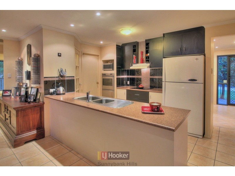 30 Mayfair Place, Stretton QLD 4116