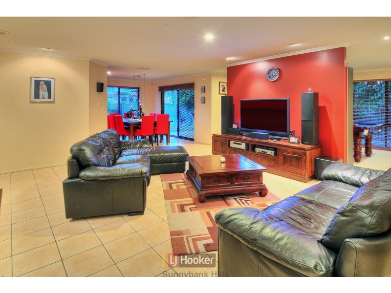 30 Mayfair Place, Stretton QLD 4116