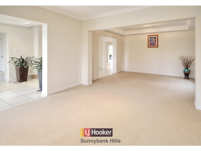 8 Lomond Place, Parkinson QLD 4115