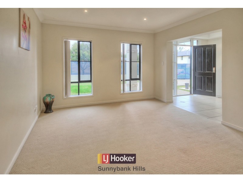 8 Lomond Place, Parkinson QLD 4115