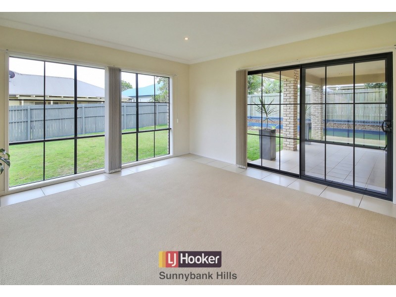 8 Lomond Place, Parkinson QLD 4115