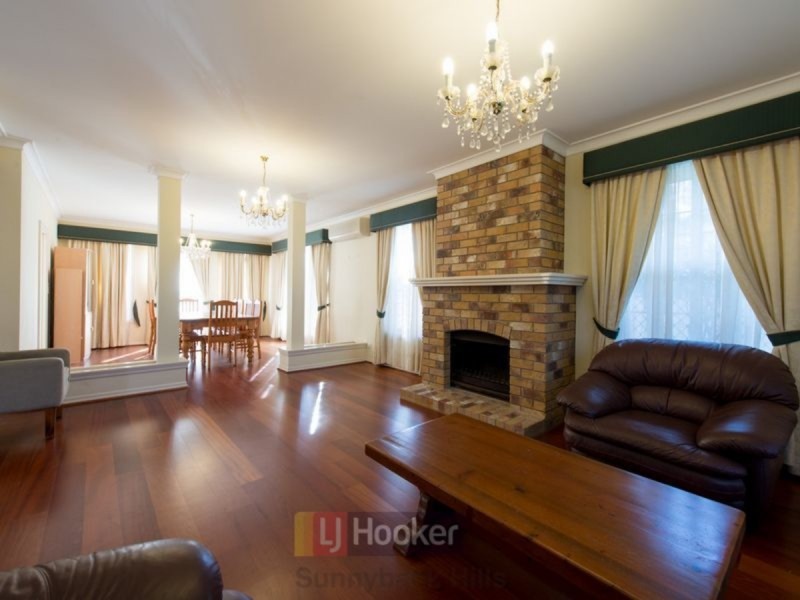 62 Lindfield Circuit, Robertson QLD 4109