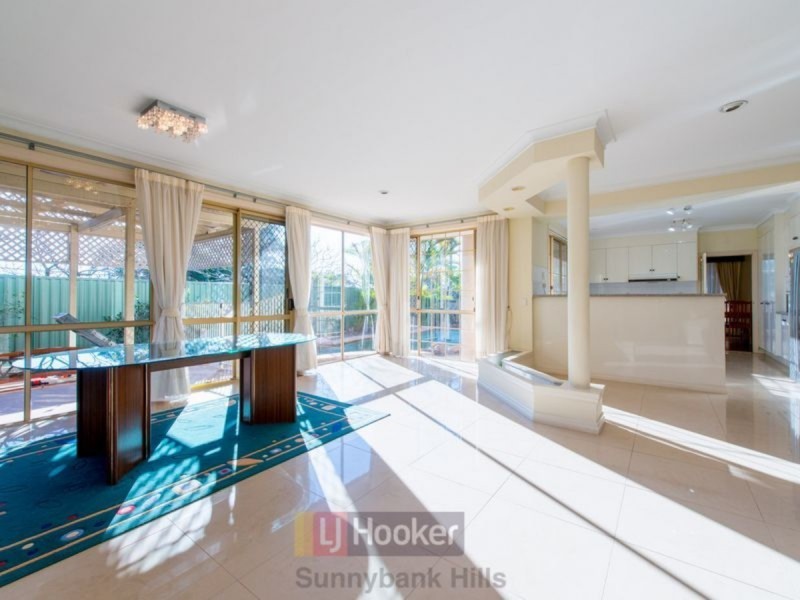 62 Lindfield Circuit, Robertson QLD 4109