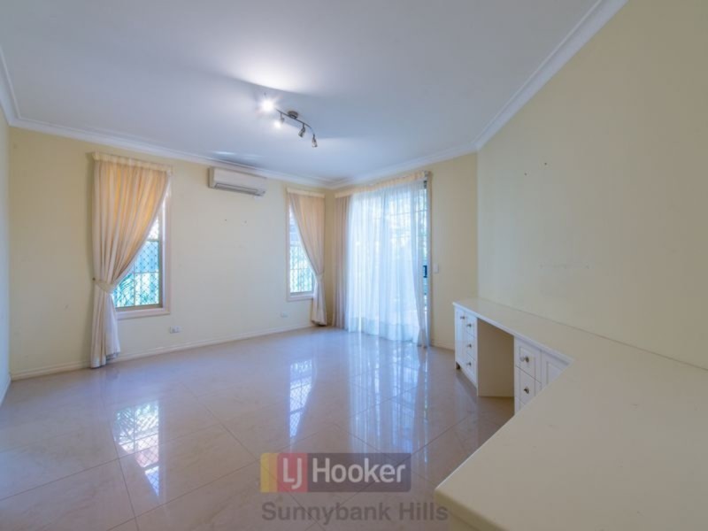 62 Lindfield Circuit, Robertson QLD 4109