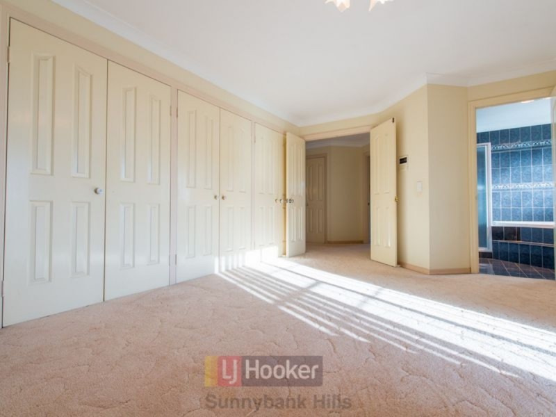 62 Lindfield Circuit, Robertson QLD 4109