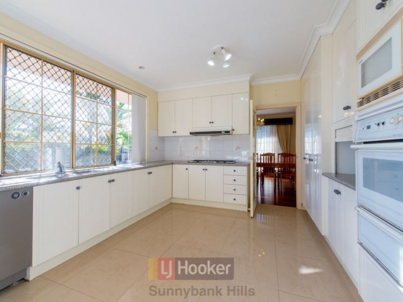 62 Lindfield Circuit, Robertson QLD 4109