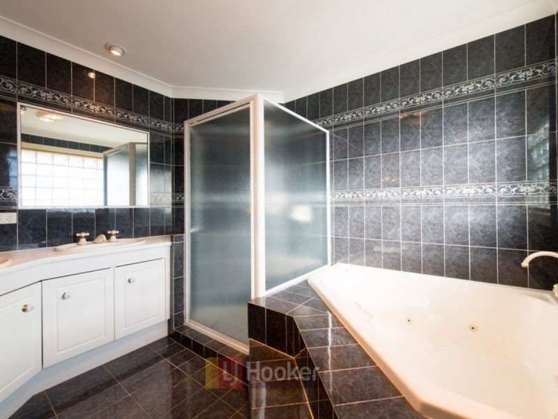 62 Lindfield Circuit, Robertson QLD 4109