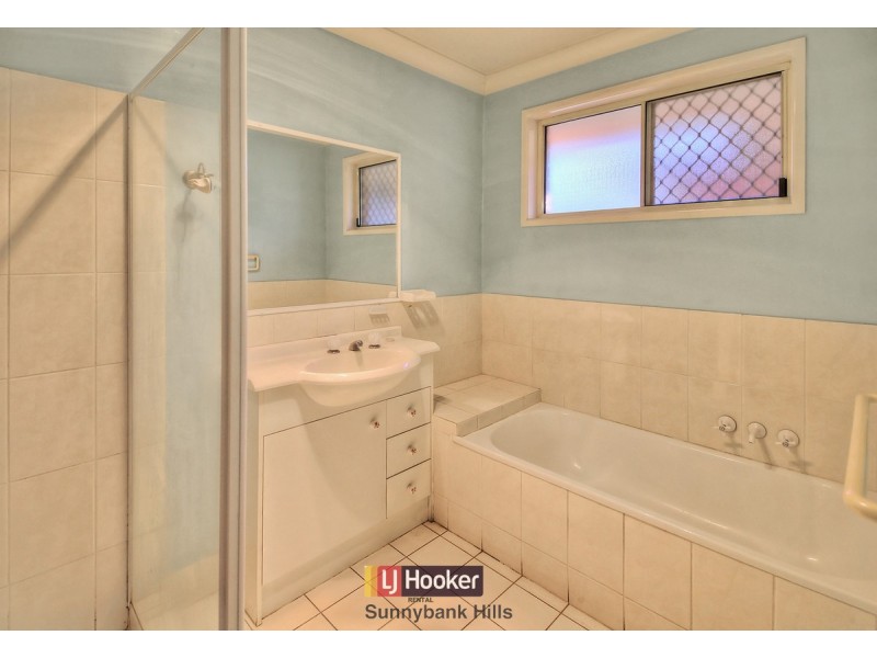 16 Housman Place, Calamvale QLD 4116