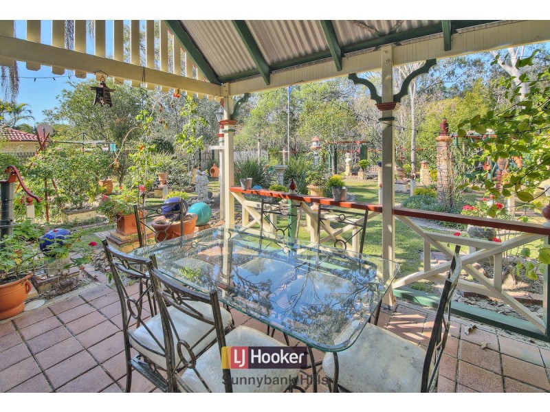 18 Poinciana Crescent, Stretton QLD 4116