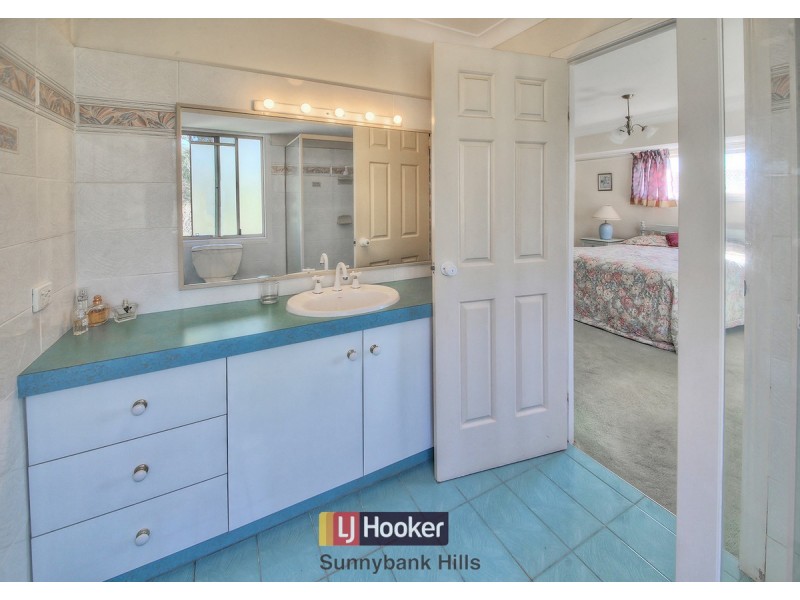 18 Poinciana Crescent, Stretton QLD 4116