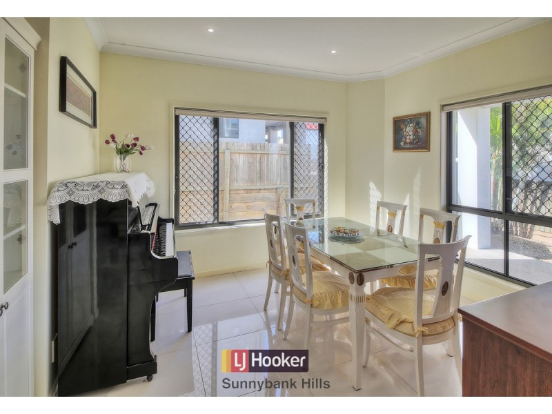 3 Golden Place, Robertson QLD 4109