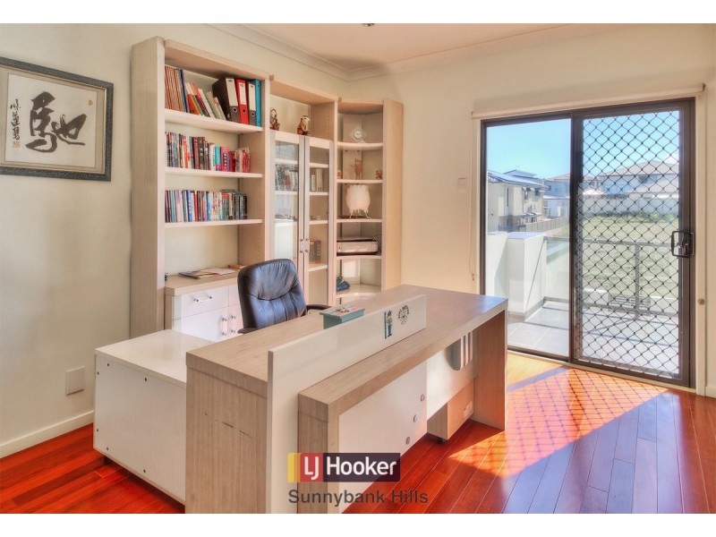 3 Golden Place, Robertson QLD 4109