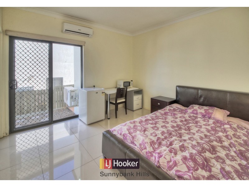 3 Golden Place, Robertson QLD 4109
