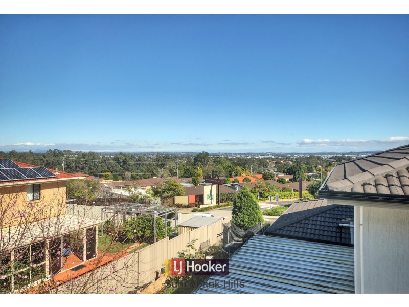 3 Golden Place, Robertson QLD 4109