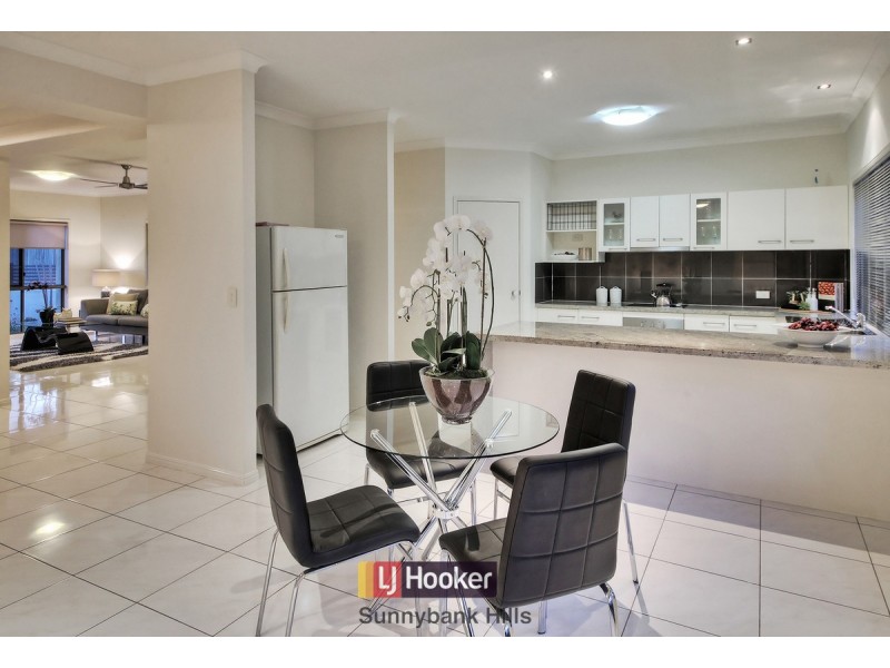 35 Avonlea Place, Eight Mile Plains QLD 4113