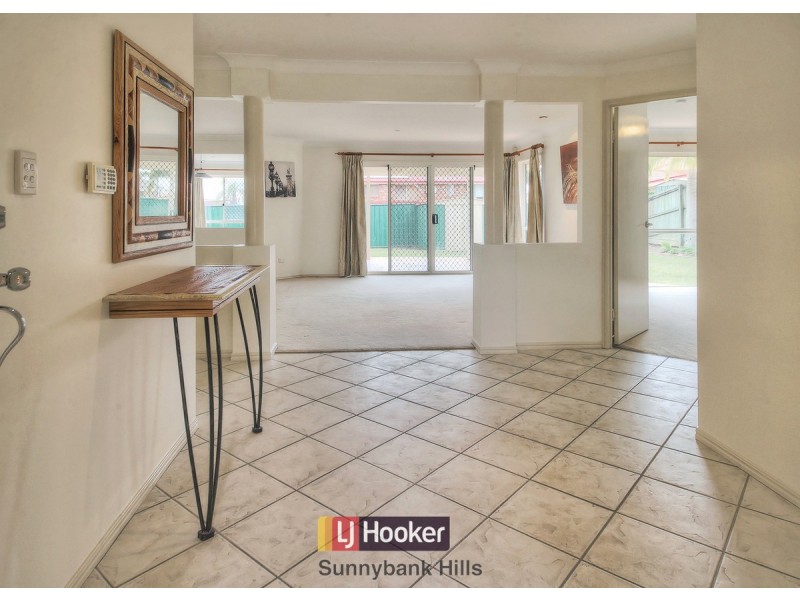 138 Lancaster Circuit, Stretton QLD 4116