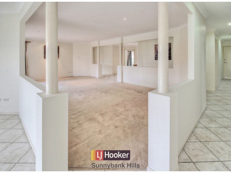 138 Lancaster Circuit, Stretton QLD 4116
