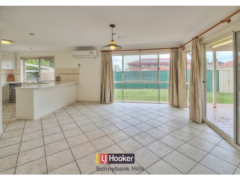 138 Lancaster Circuit, Stretton QLD 4116