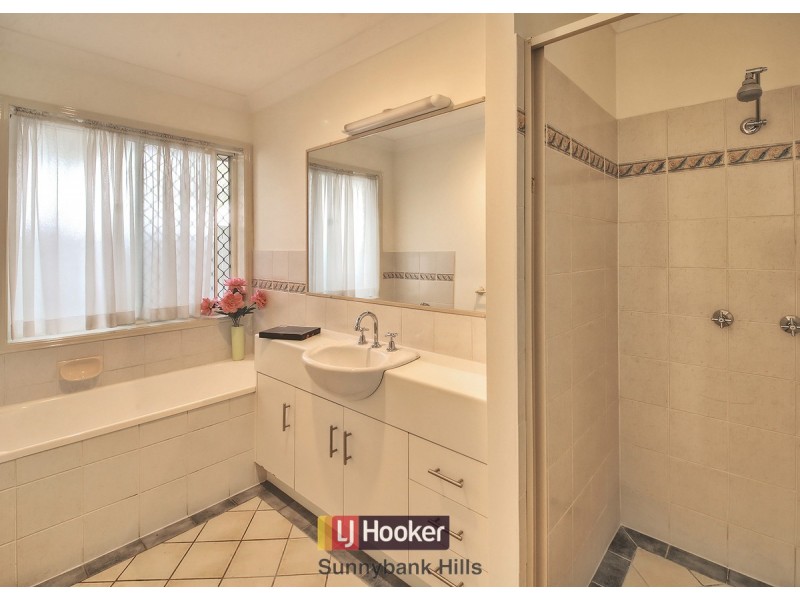 138 Lancaster Circuit, Stretton QLD 4116