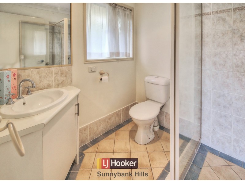 138 Lancaster Circuit, Stretton QLD 4116