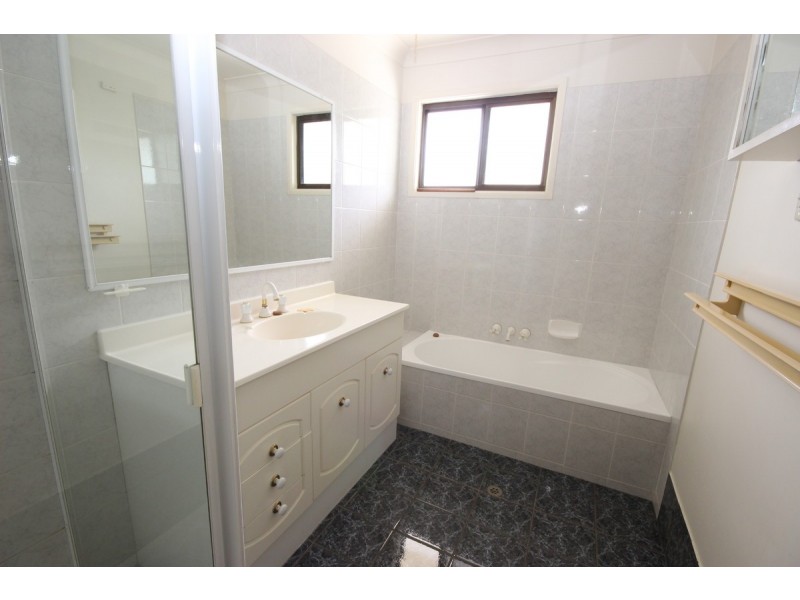 100 Bolton Street, Eight Mile Plains QLD 4113