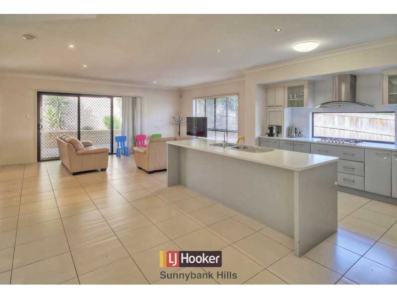 3 Sovereign Close, Wishart QLD 4122