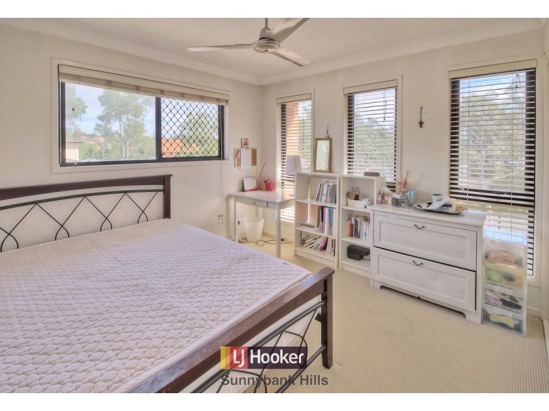 3 Sovereign Close, Wishart QLD 4122