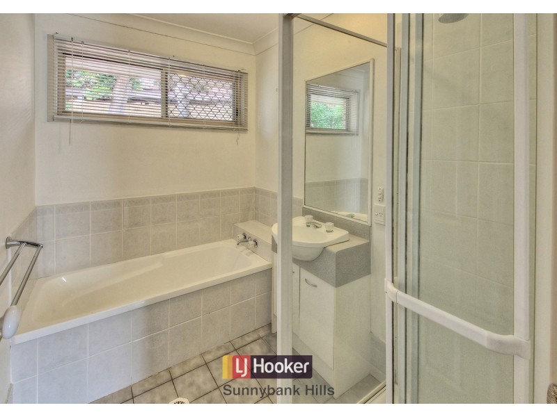 47 Regency Drive, Regents Park QLD 4118