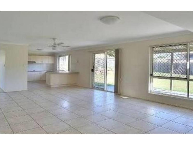 19 Cordeaux Place, Parkinson QLD 4115