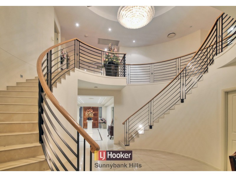 95 The Parkway, Stretton QLD 4116