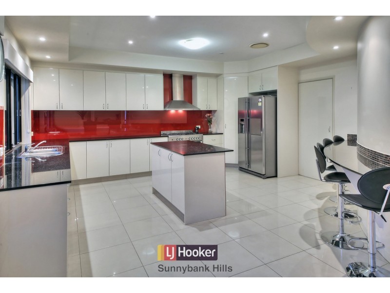 95 The Parkway, Stretton QLD 4116