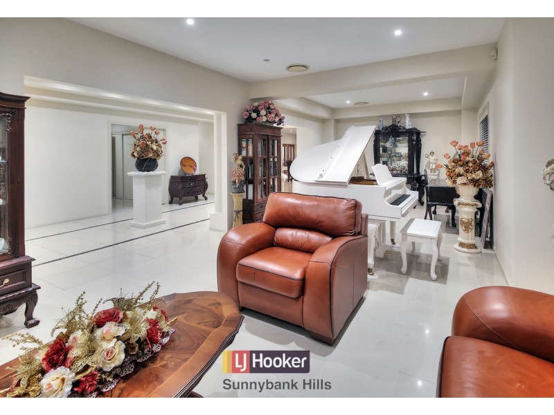 95 The Parkway, Stretton QLD 4116