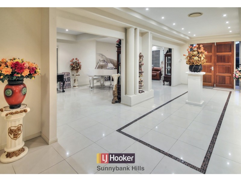 95 The Parkway, Stretton QLD 4116