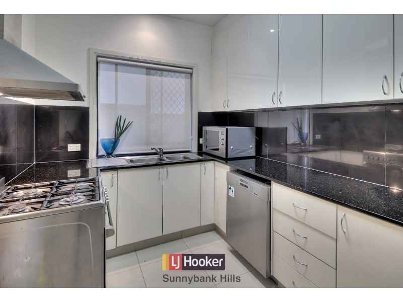 95 The Parkway, Stretton QLD 4116