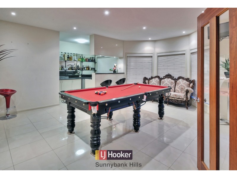 95 The Parkway, Stretton QLD 4116