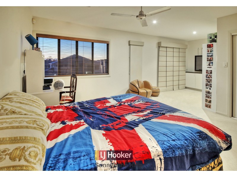 95 The Parkway, Stretton QLD 4116