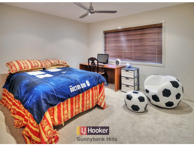 95 The Parkway, Stretton QLD 4116