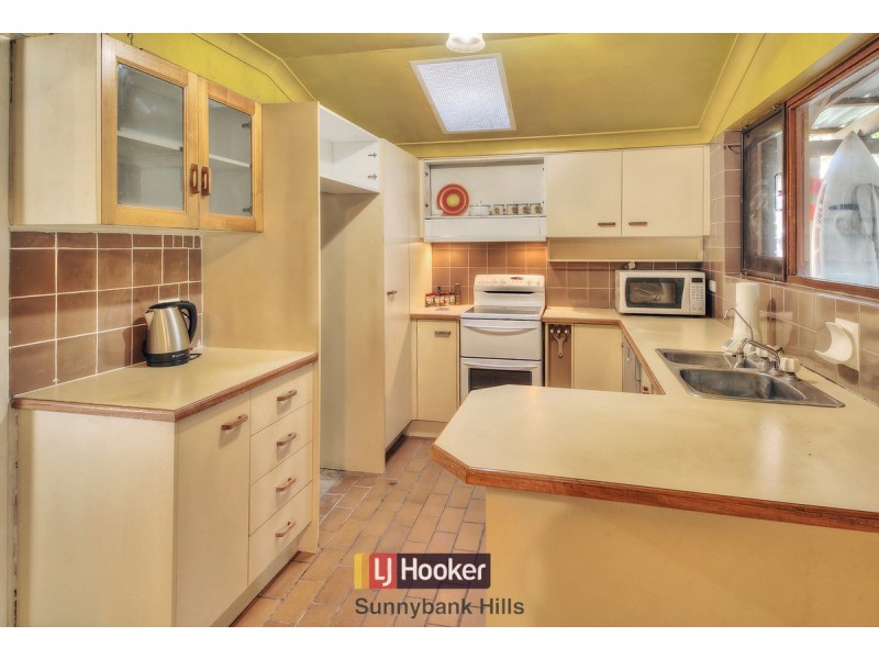 198 Pinelands Road, Sunnybank Hills QLD 4109