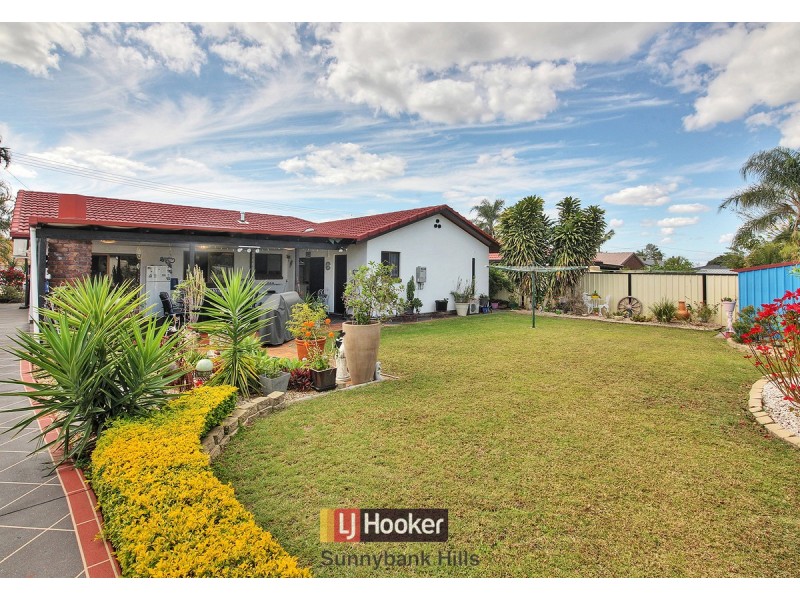 8 Carlos Street, Hillcrest QLD 4118