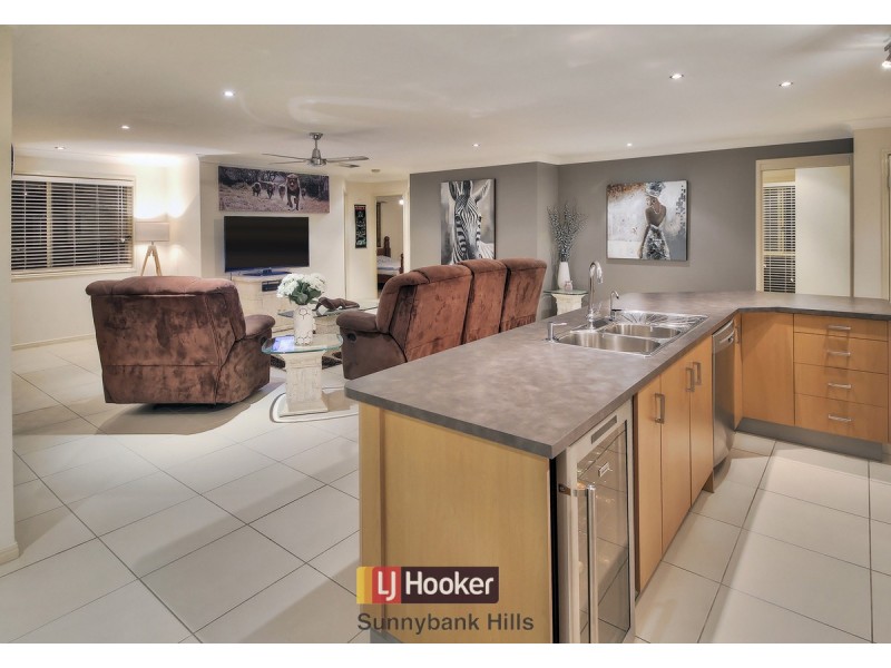 7 Barrington Place, Parkinson QLD 4115