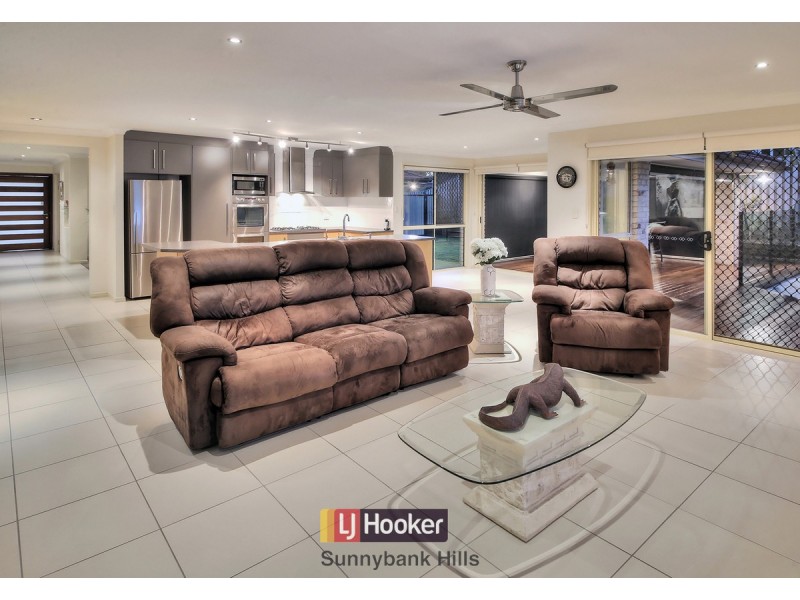 7 Barrington Place, Parkinson QLD 4115