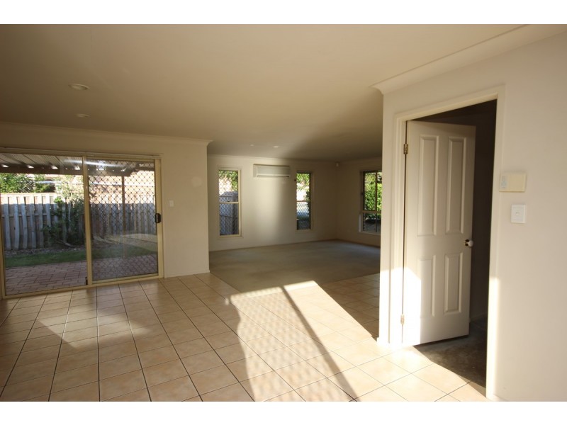 8 Hockey Street, Kuraby QLD 4112