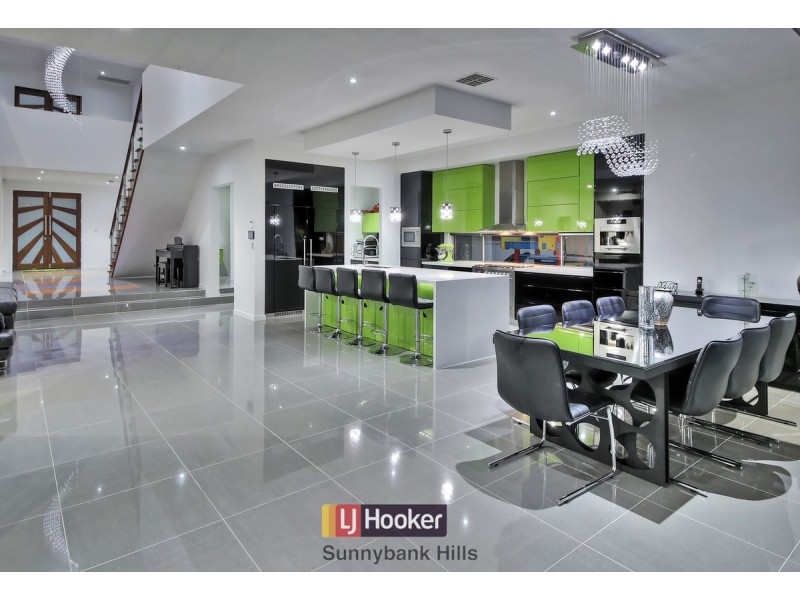 110 The Parkway, Stretton QLD 4116